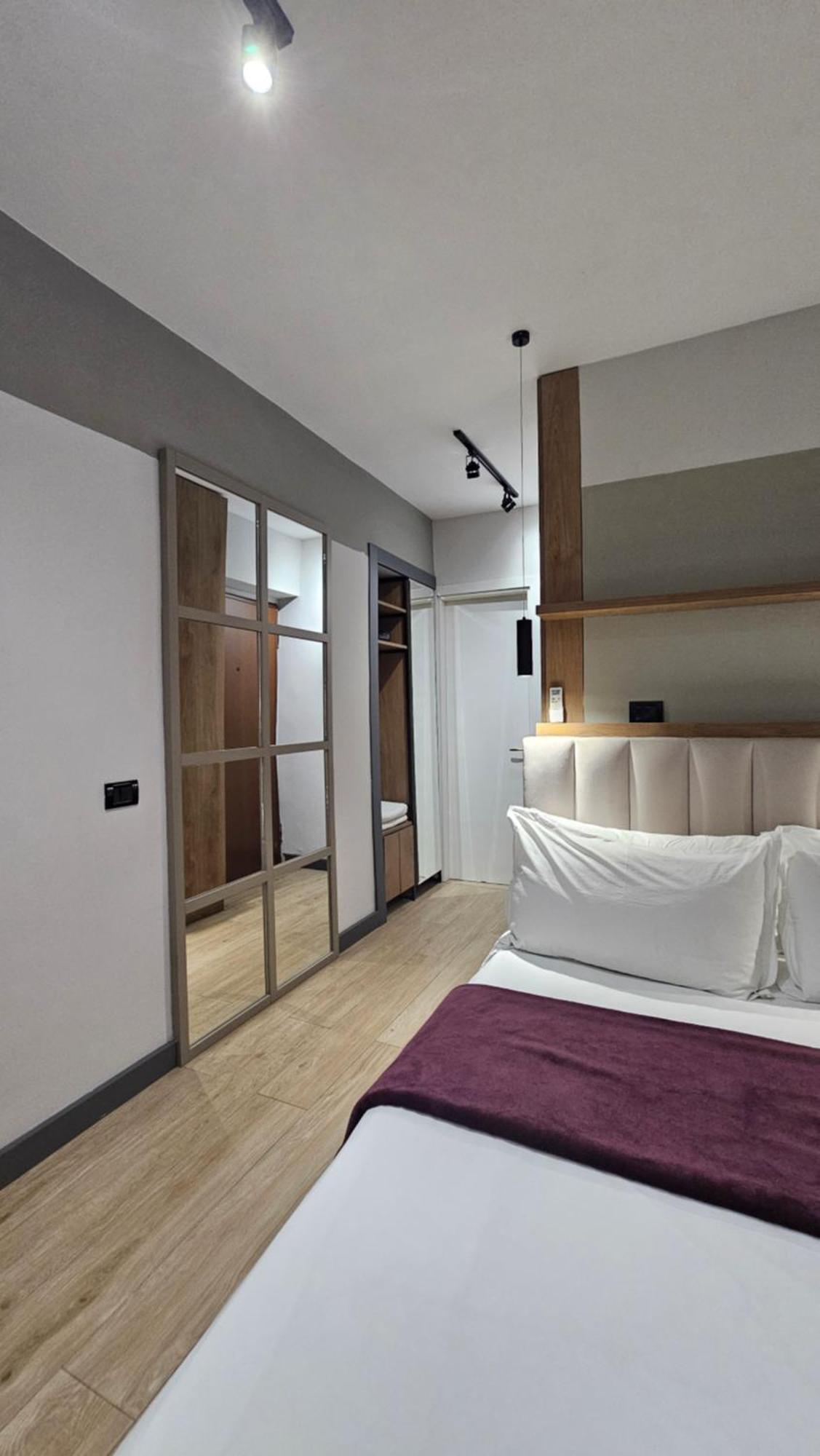 Tam Serviced Studio Apartments Next To Blloku Tirana Exterior photo